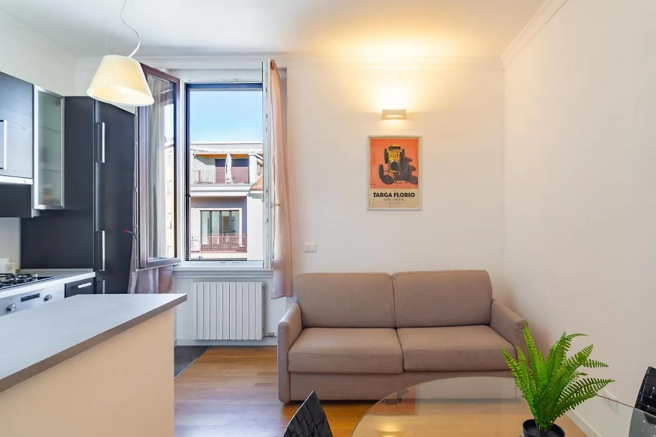 Apartment Navigli-Centro Comfort Suite Con Wifi Milan Italy