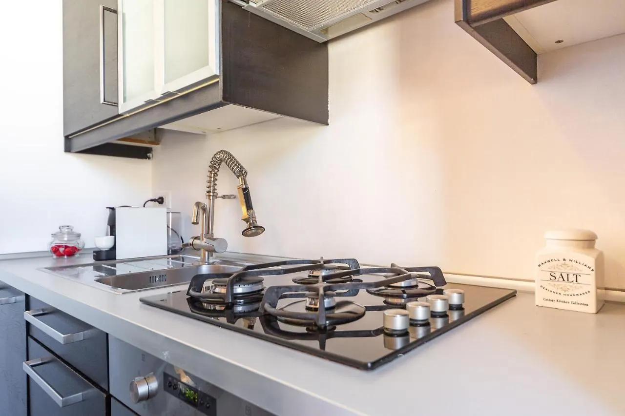 Apartment Navigli-Centro Comfort Suite Con Wifi Milan Italy